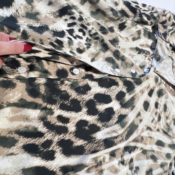 Wynne Layers Cotton Top  Size L 🐾 Timeless Animal Print Top - Picture 11 of 11